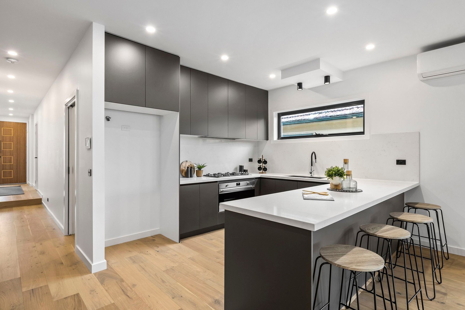 21 Haldane Road, Niddrie, VIC 3042, Niddrie - Thumbnail 3