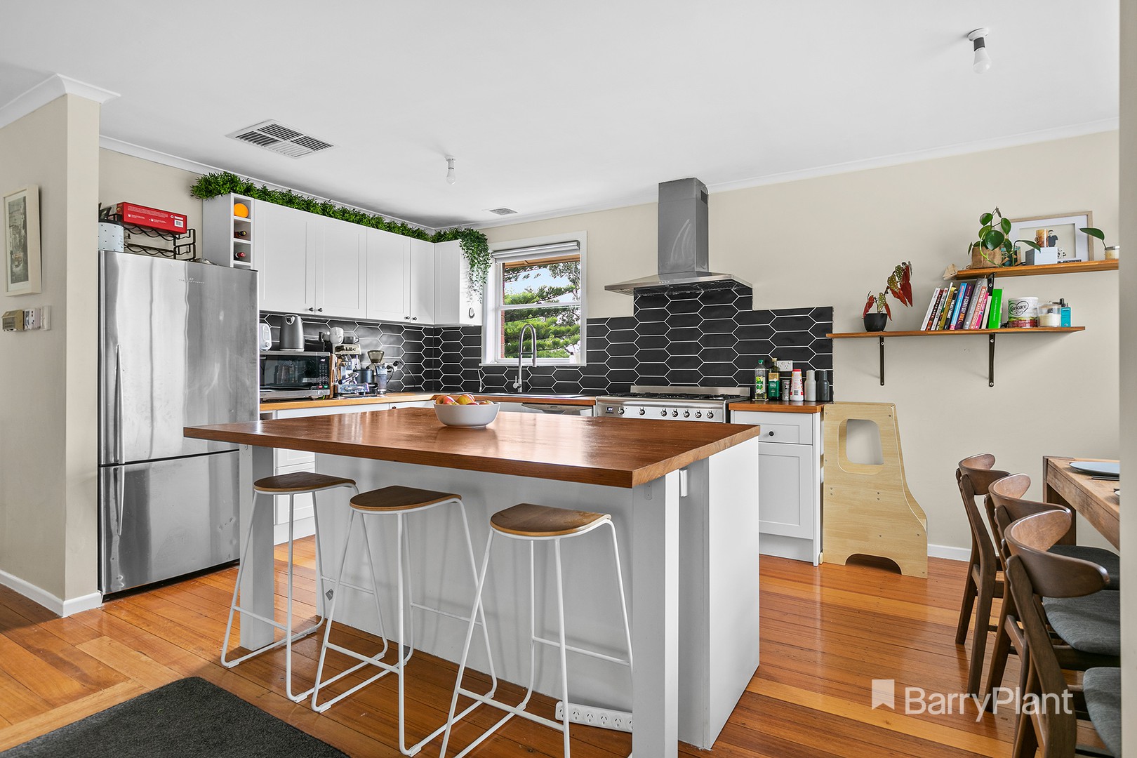 21 Hendricks Crescent, Jacana, VIC 3047, Jacana - Thumbnail 3