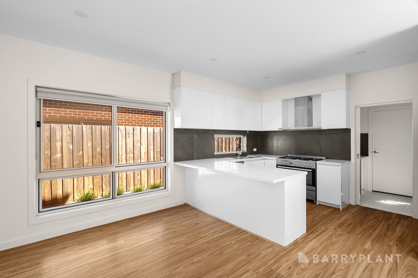 21 Hillview Crescent, Ferntree Gully, VIC 3156 - Thumbnail 2 - 23/02/2026