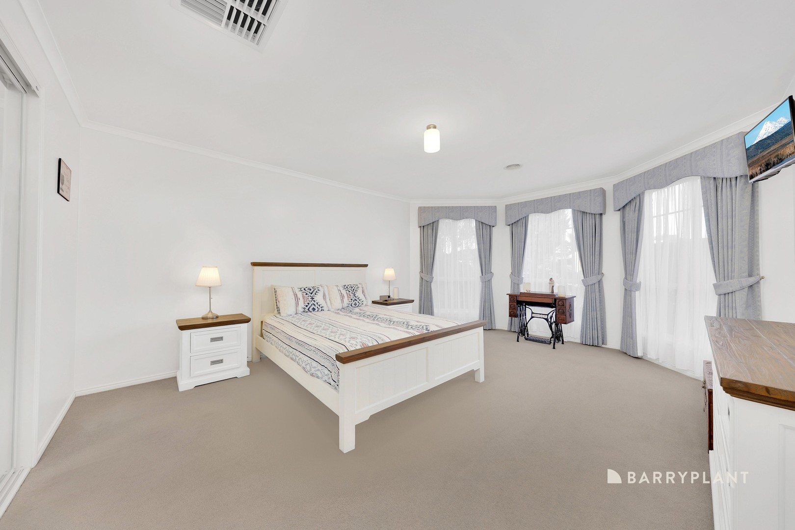 21 Hobson Crescent, Mill Park, VIC 3082, Mill Park - Thumbnail 6