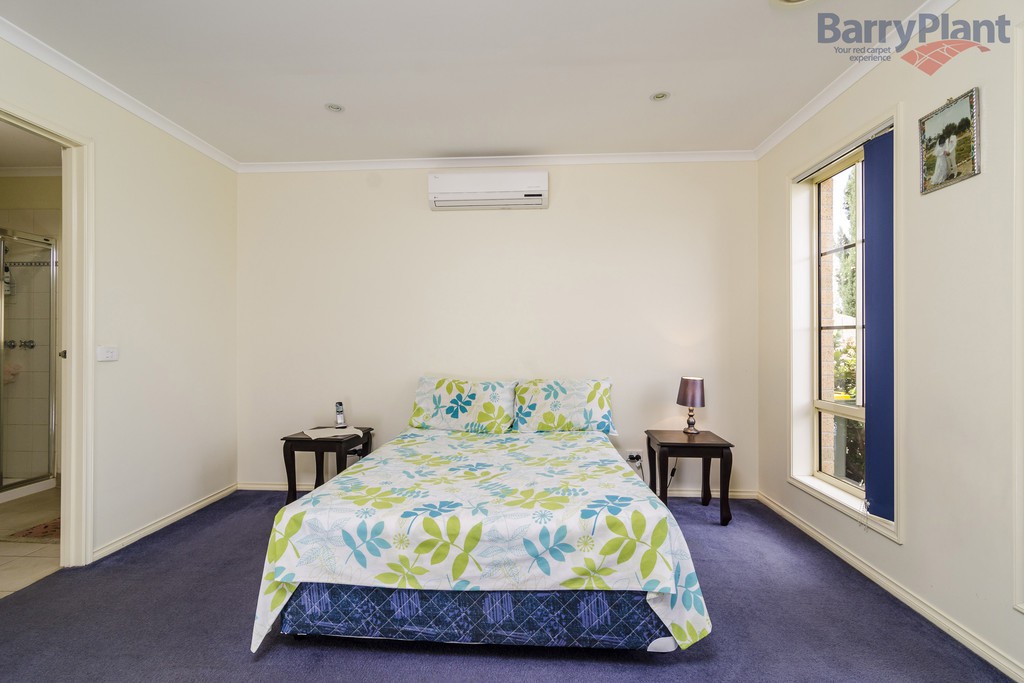 21 Inverloch Drive, Point Cook, VIC 3030, Point Cook - Thumbnail 7