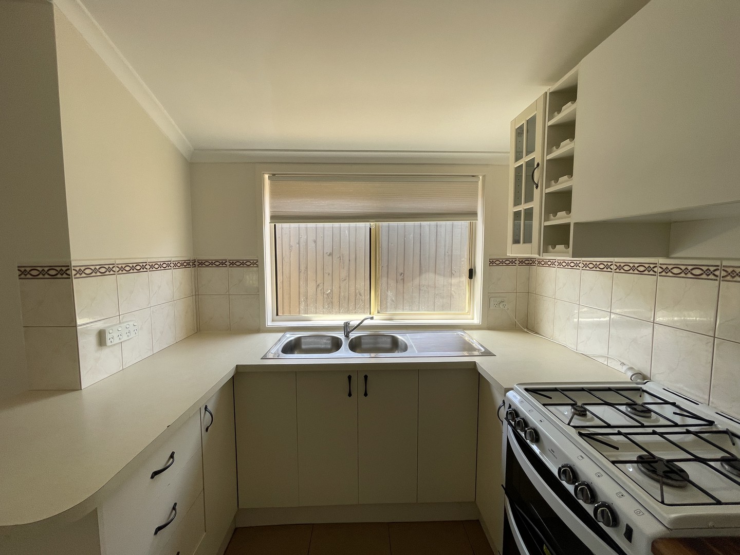 21 Kimberley Road, Werribee, VIC 3030, Werribee - Thumbnail 3