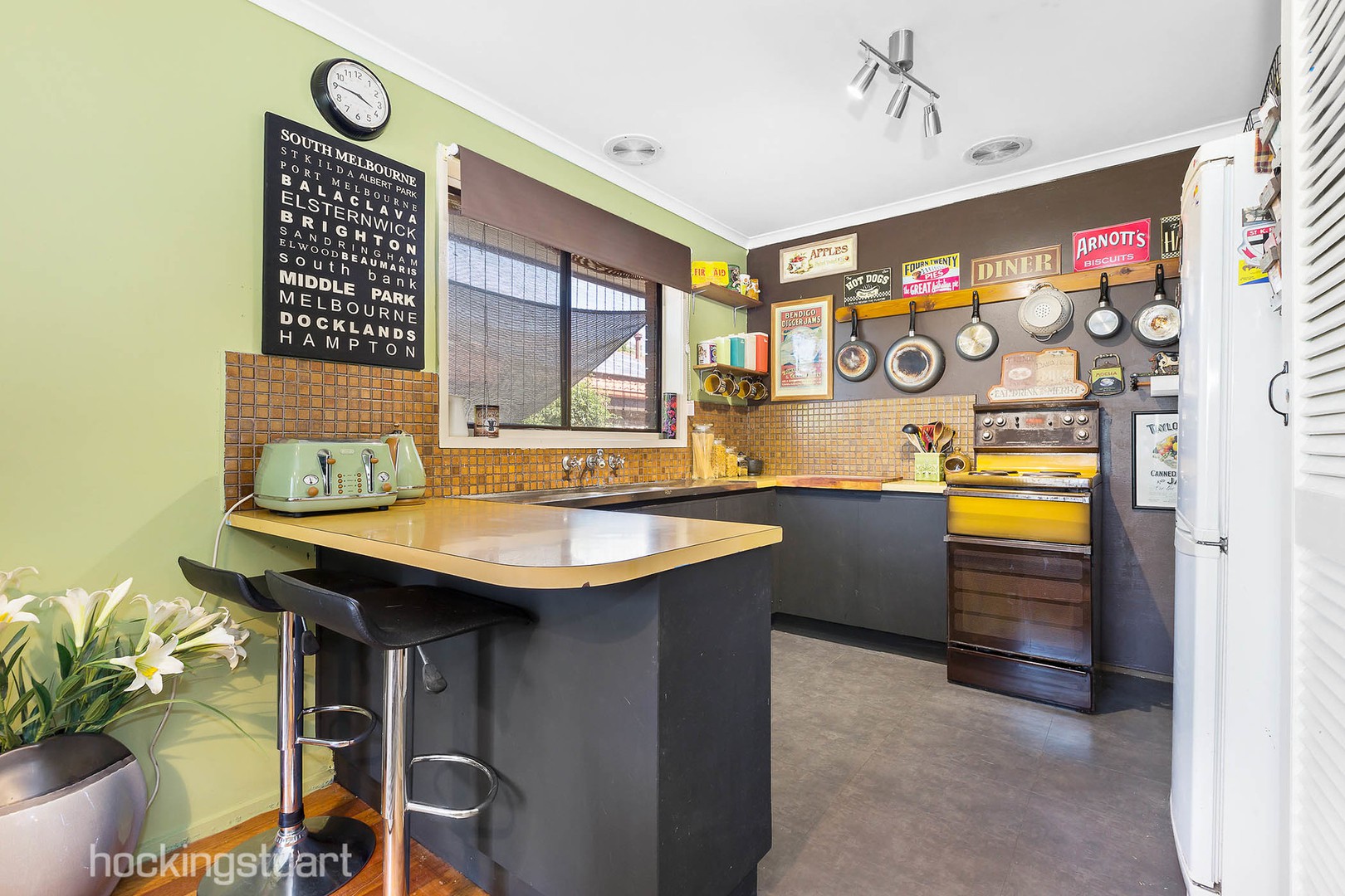 21 Kurrajong Crescent, Melton South, VIC 3338, Melton South - Thumbnail 2
