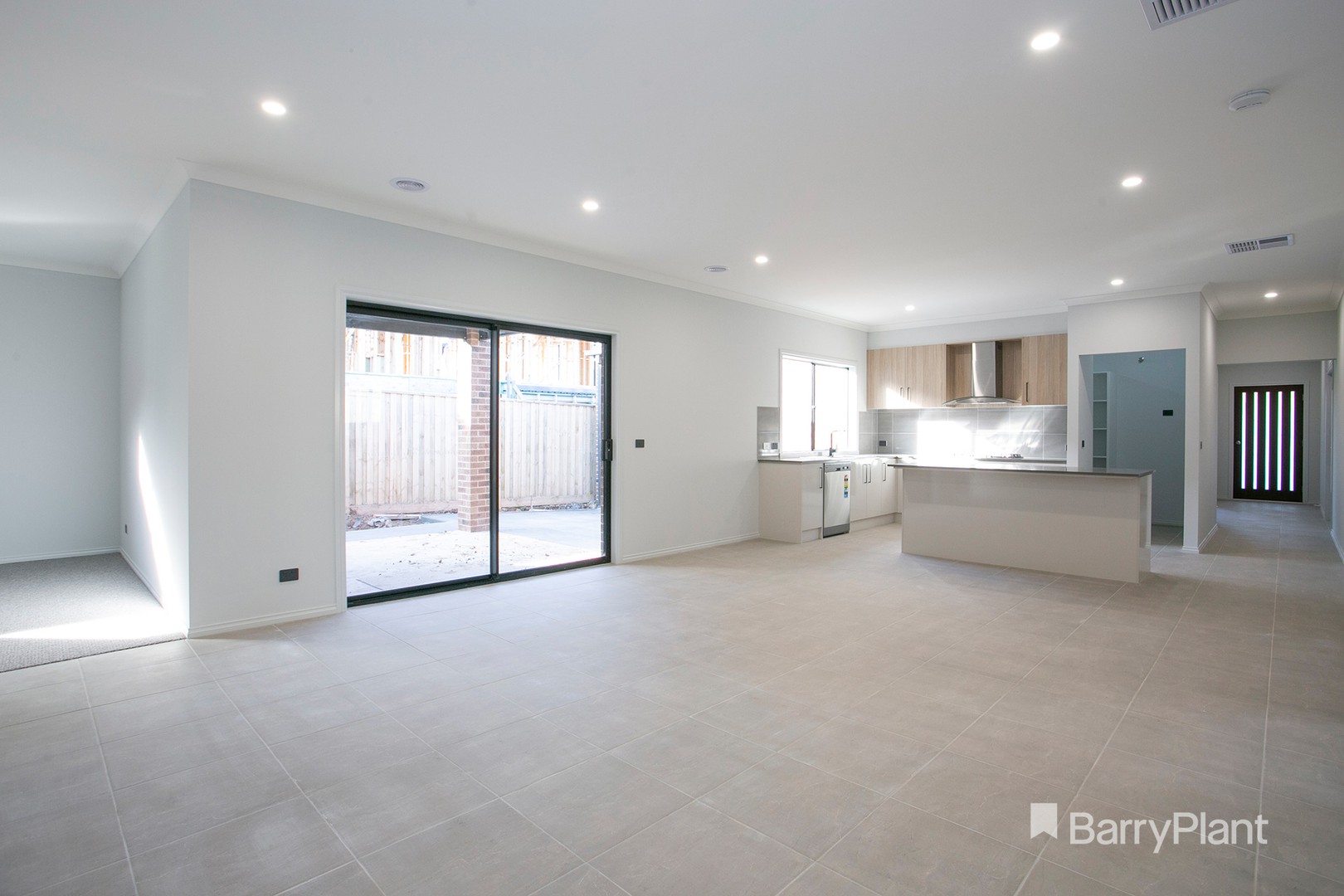 21 Kurrajong Road, Warragul, VIC 3820, Warragul - Thumbnail 3
