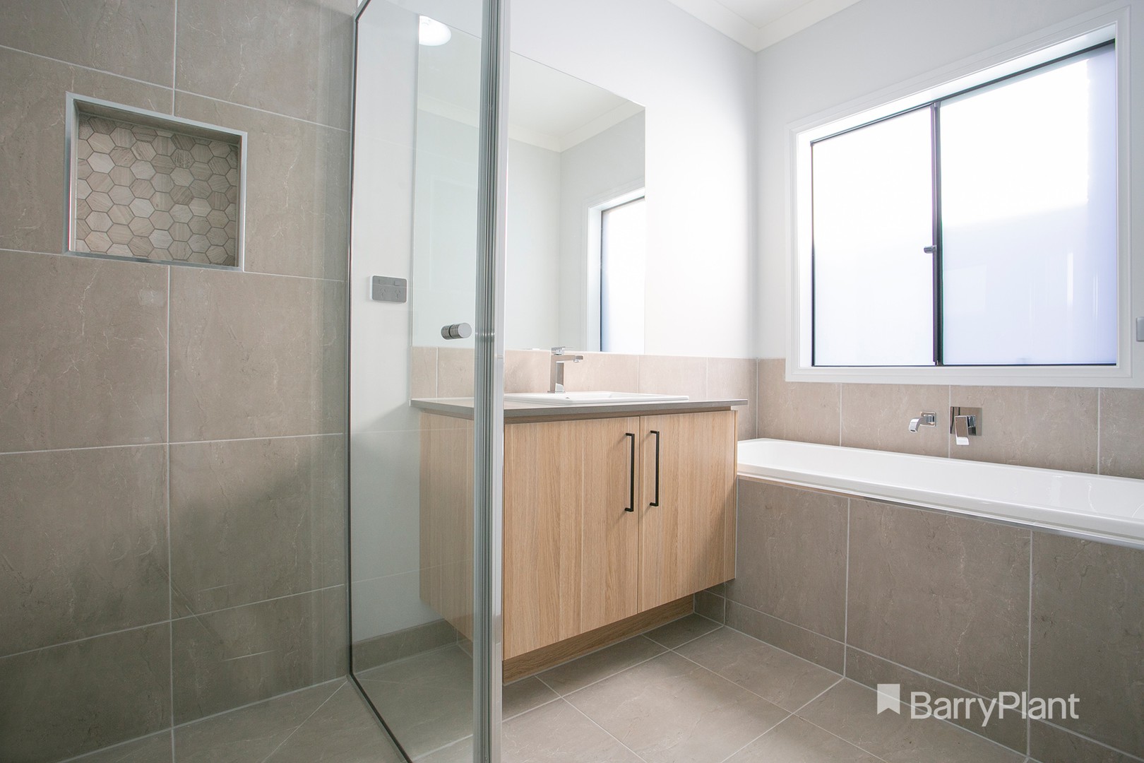 21 Kurrajong Road, Warragul, VIC 3820, Warragul - Thumbnail 8