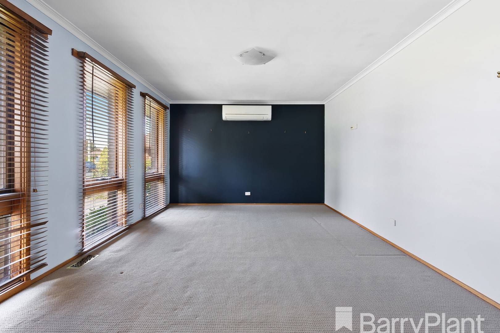 21 Langstaffe Drive, Wendouree, VIC 3355, Wendouree - Thumbnail 2