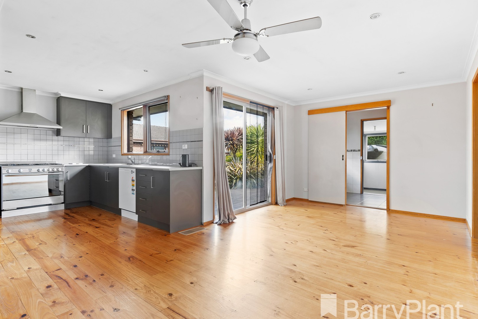 21 Langstaffe Drive, Wendouree, VIC 3355, Wendouree - Thumbnail 4