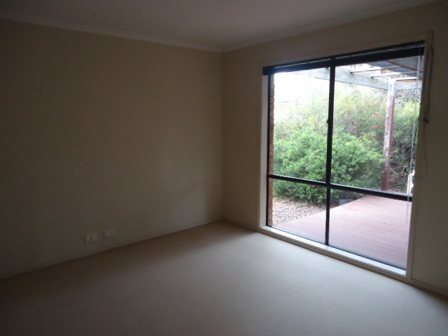 21 Lewiston Drive, Point Cook, VIC 3030, Point Cook - Thumbnail 4