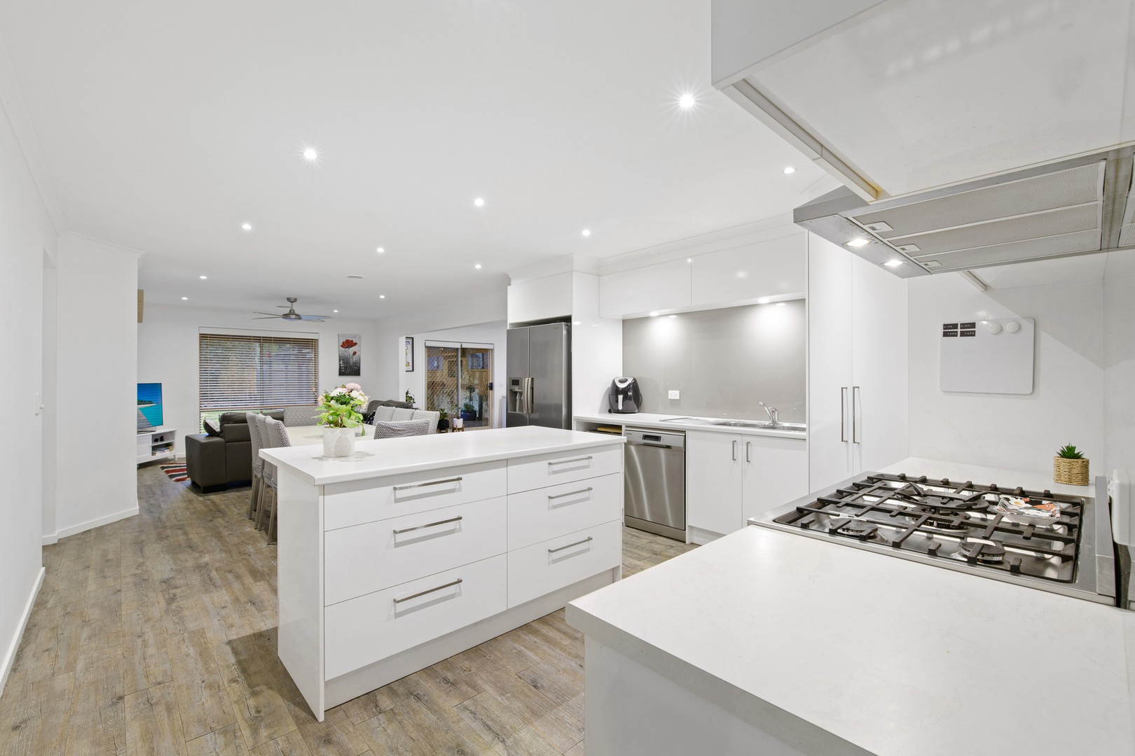 21 Madison Avenue, Narre Warren, VIC 3805, Narre Warren - Thumbnail 2