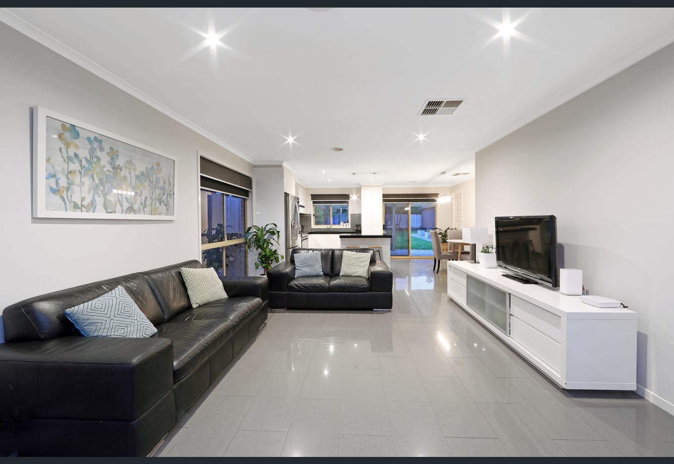 21 Magdalena  Place, Rowville, VIC 3178, Rowville - Thumbnail 2