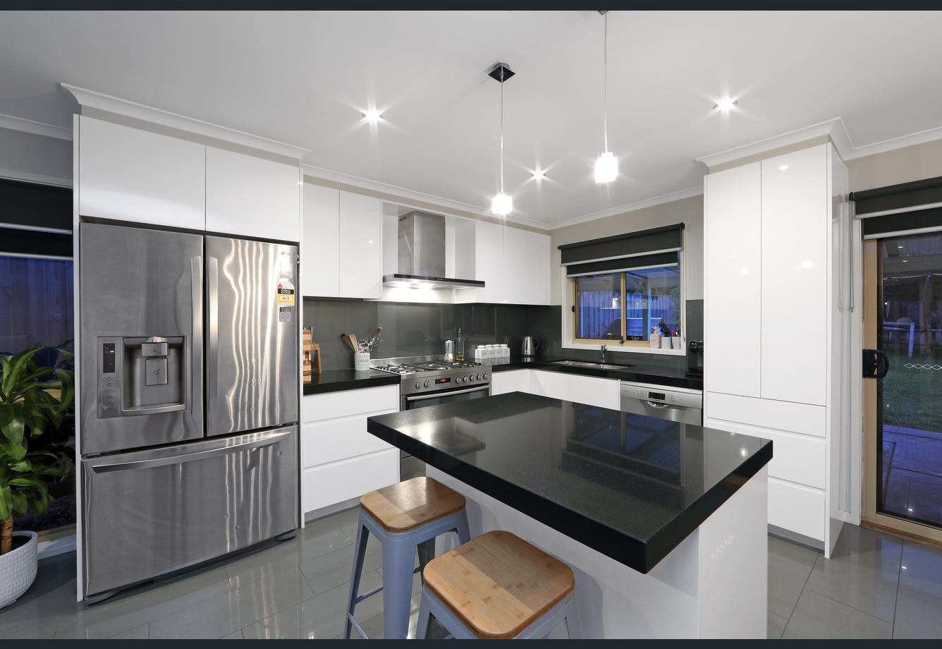 21 Magdalena  Place, Rowville, VIC 3178, Rowville - Thumbnail 3