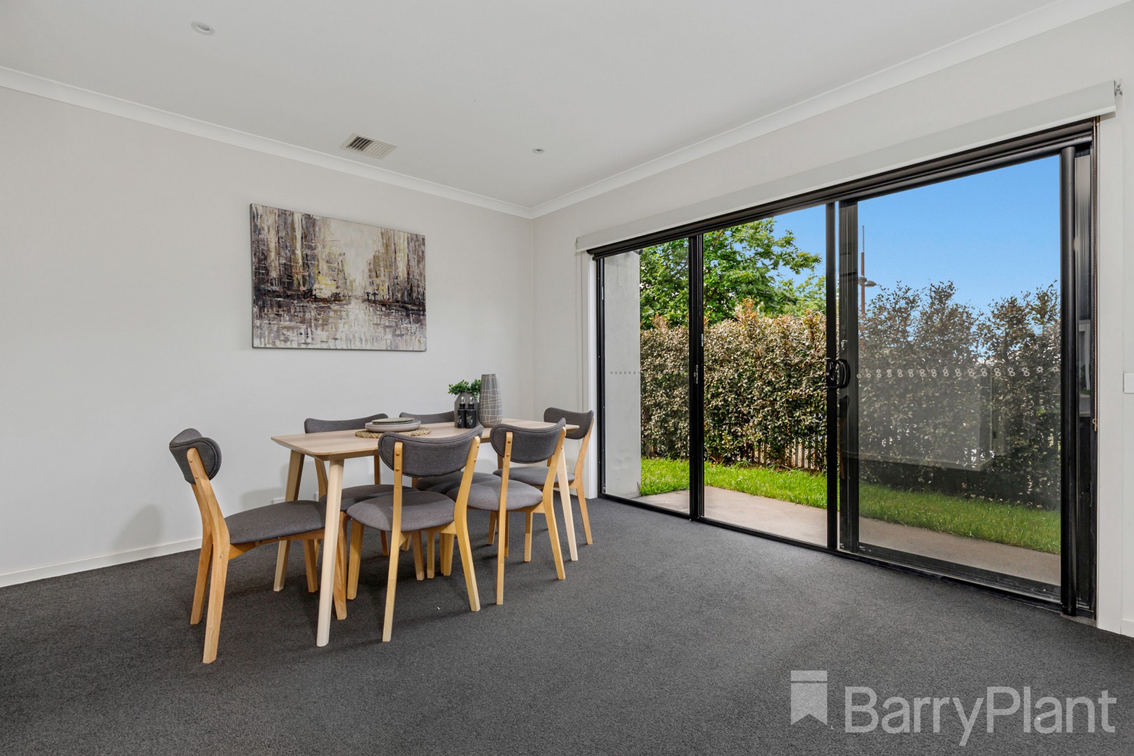 21 Manchester Crescent, Bundoora, VIC 3083 - Thumbnail 2 - 18/10/2021