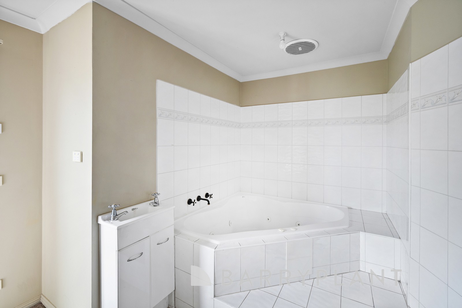 21 Mckenzie Street, Melton, VIC 3337, Melton - Thumbnail 8