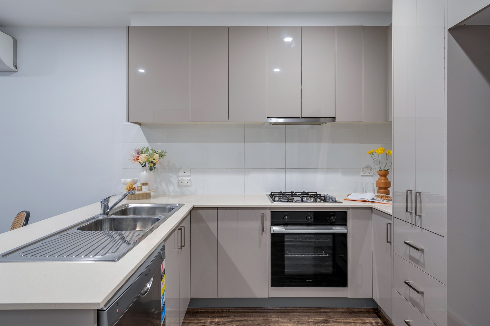 21 Meyers Walk, Craigieburn, VIC 3064, Craigieburn - Thumbnail 2