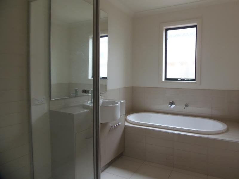 21 Mimosa WayBurnside Heights, VIC 3023  - Leased, Burnside Heights - Thumbnail 5