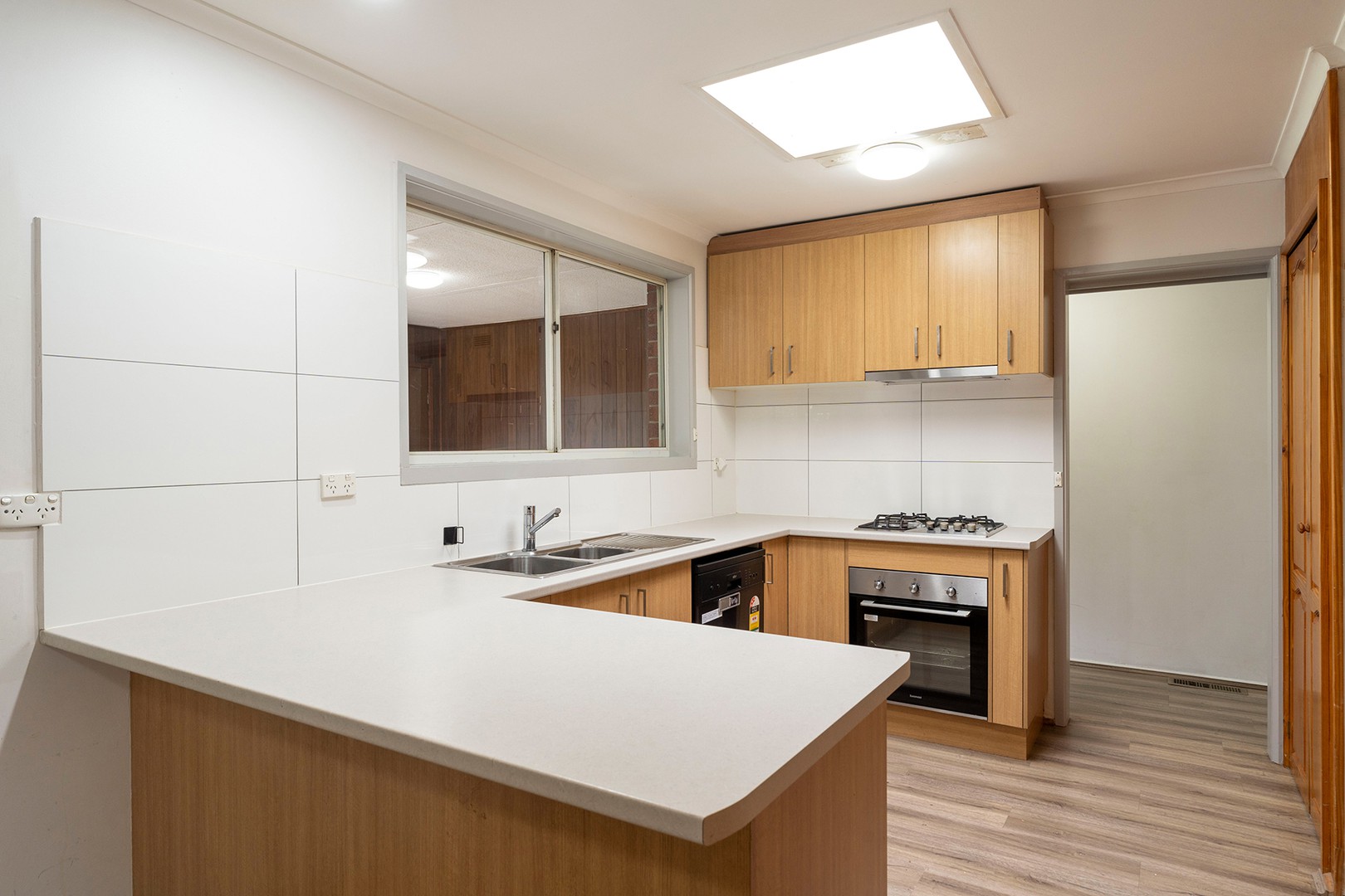 21 Newbold Avenue, Craigieburn, VIC 3064 - Thumbnail 2 - 06/05/2026