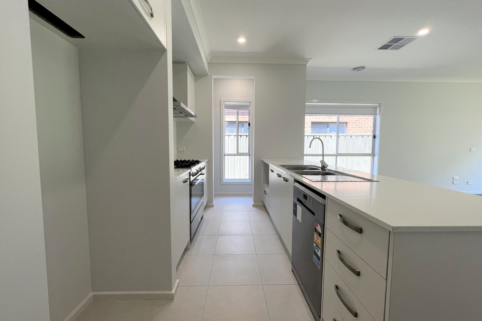 21 Noble Road, Rockbank, VIC 3335 - Thumbnail 2 - 17/12/2021