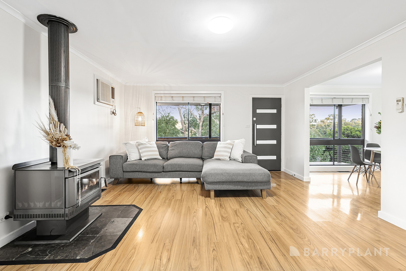 21 Penola Drive, Seville, VIC 3139 - Thumbnail 2 - 12/03/2026