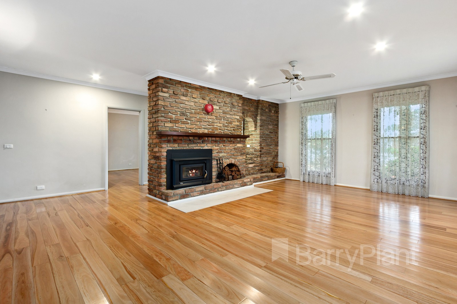 21 Piccadilly Avenue, Wantirna South, VIC 3152, Wantirna South - Thumbnail 2