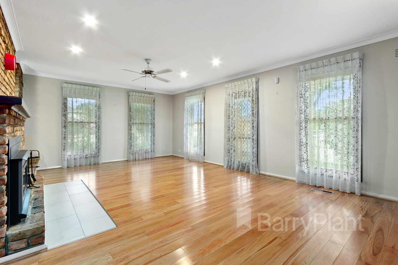 21 Piccadilly Avenue, Wantirna South, VIC 3152, Wantirna South - Thumbnail 3