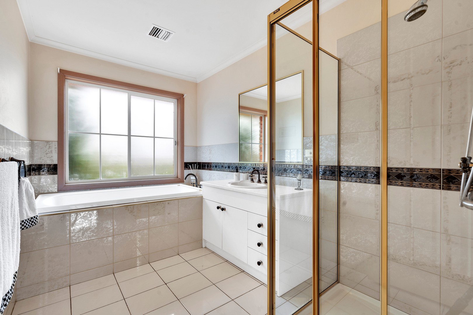 21 Pilain Crescent, Keilor Downs, VIC 3038, Keilor Downs - Thumbnail 8