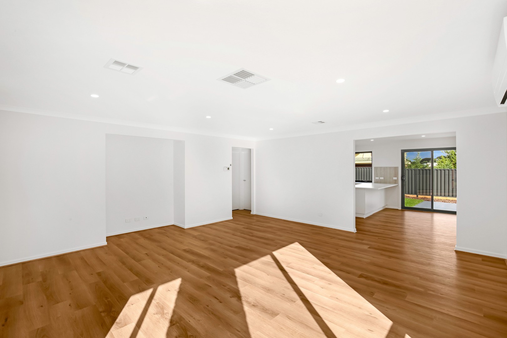 21 Pollock Drive, Mill Park, VIC 3082, Mill Park - Thumbnail 4