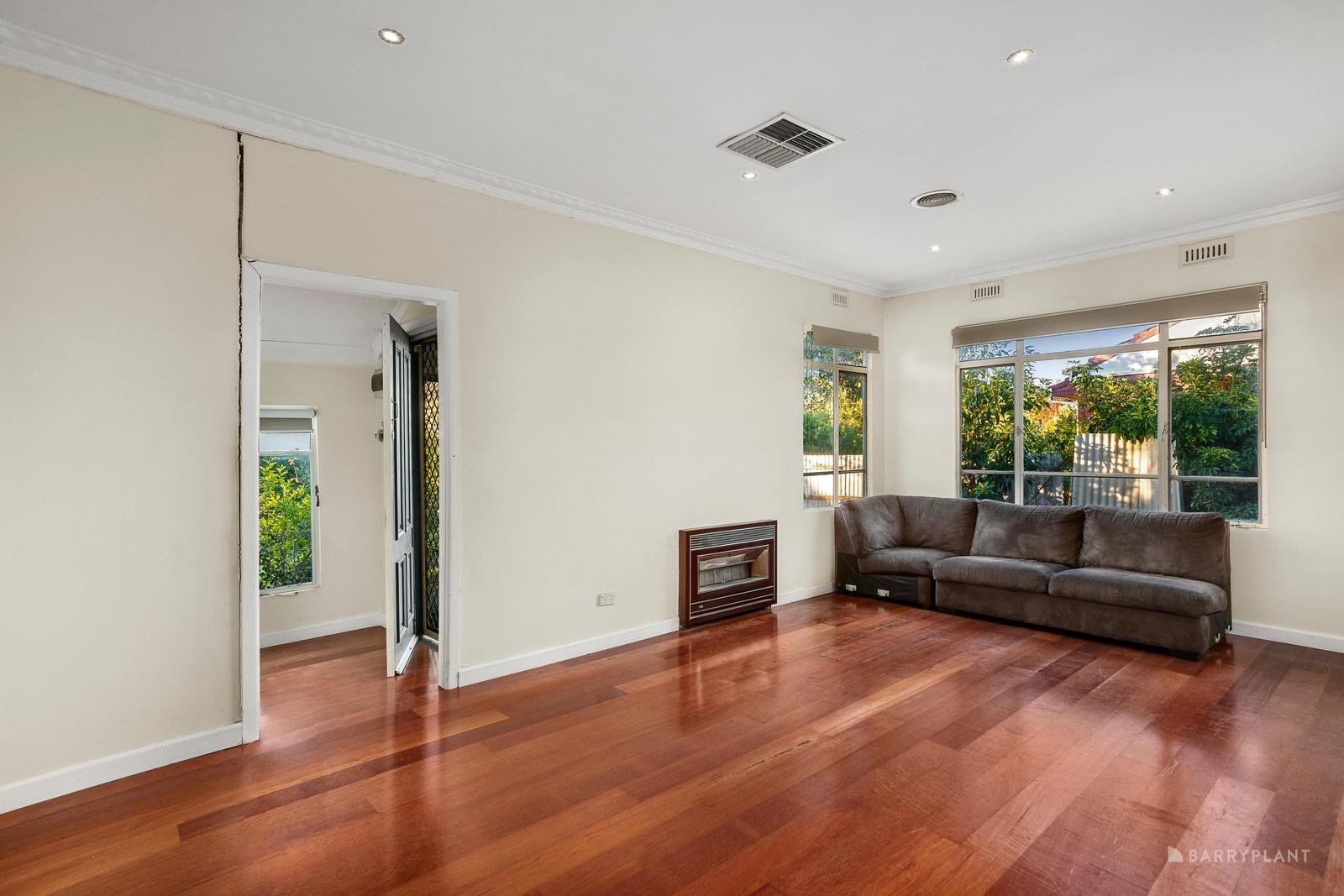 21 Poplar Crescent, Bellfield, VIC 3081, Bellfield - Thumbnail 2