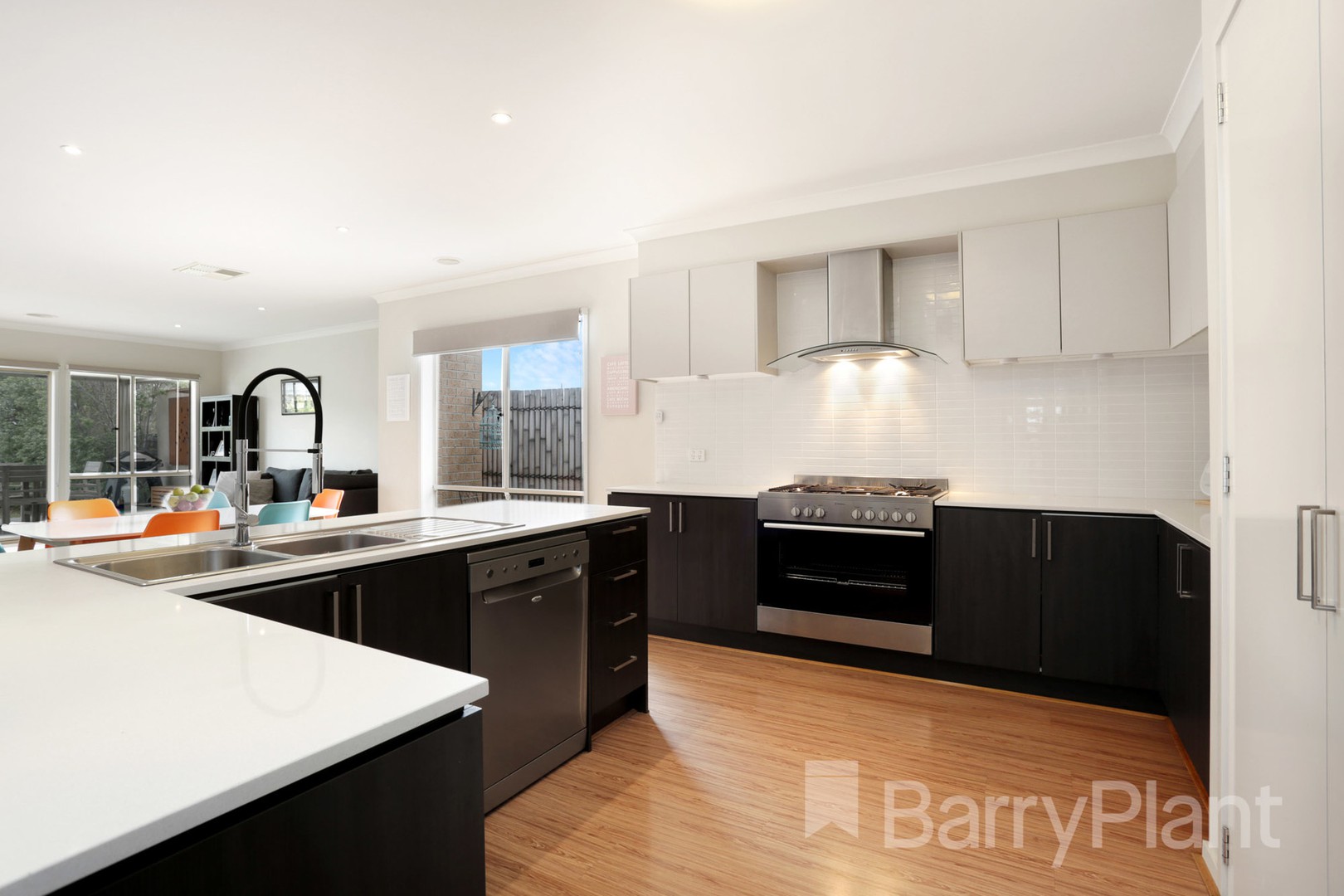 21 Snowsill Circuit, Point Cook, VIC 3030, Point Cook - Thumbnail 3