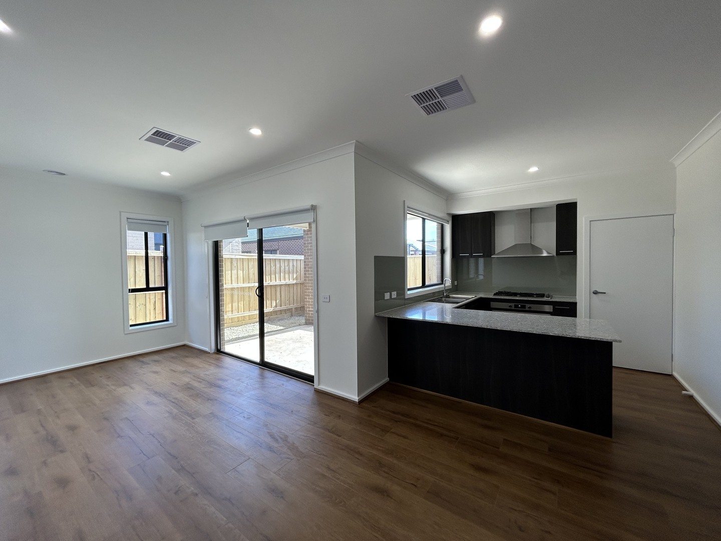 21 Sonata Street, Wyndham Vale, VIC 3024, Wyndham Vale - Thumbnail 3