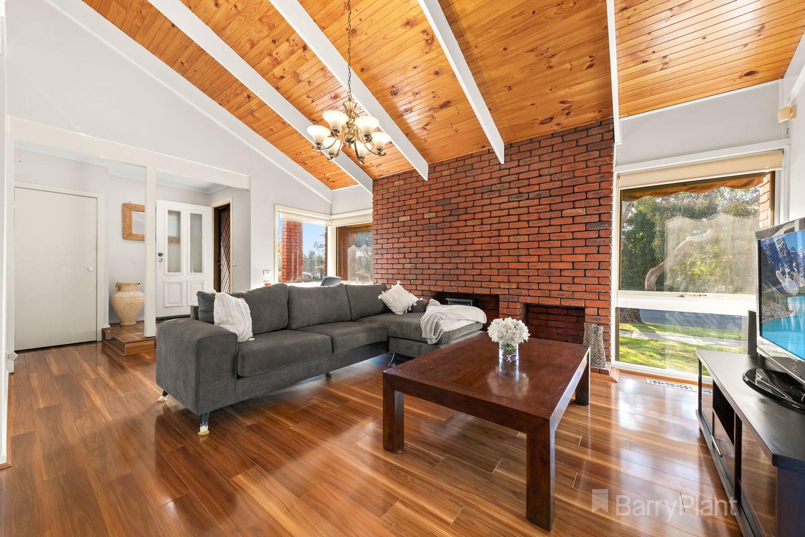21 Strathavan Drive, Berwick, VIC 3806, Berwick - Thumbnail 2