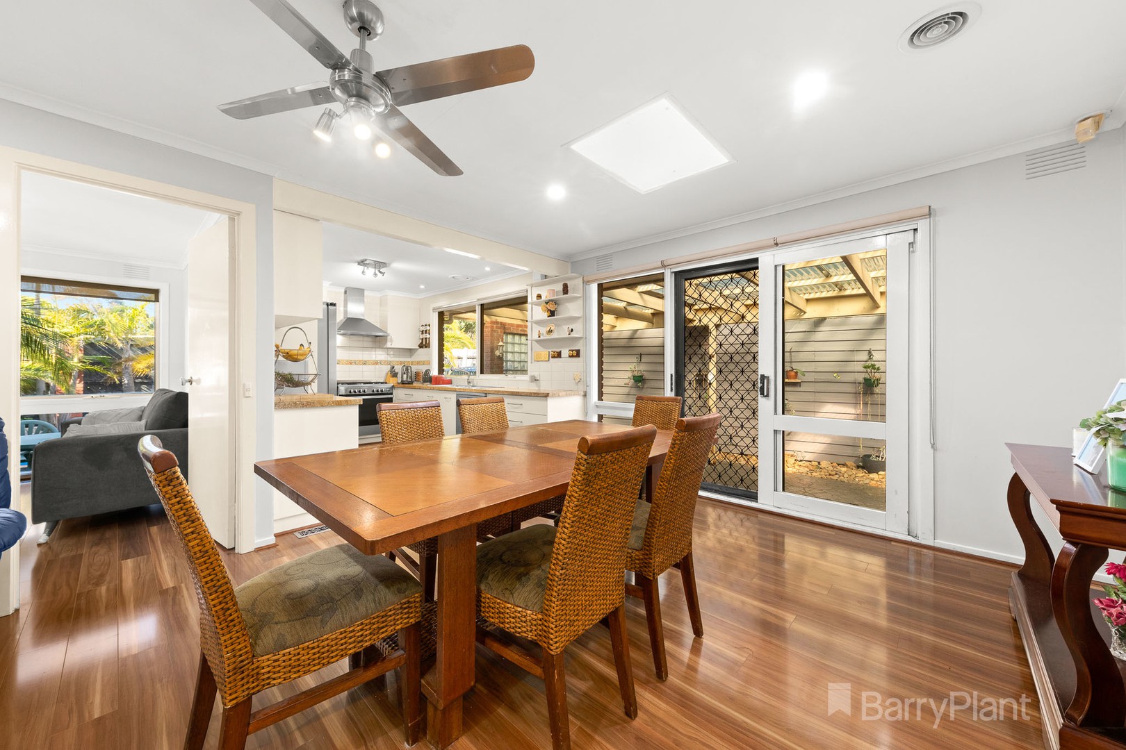 21 Strathavan Drive, Berwick, VIC 3806, Berwick - Thumbnail 5