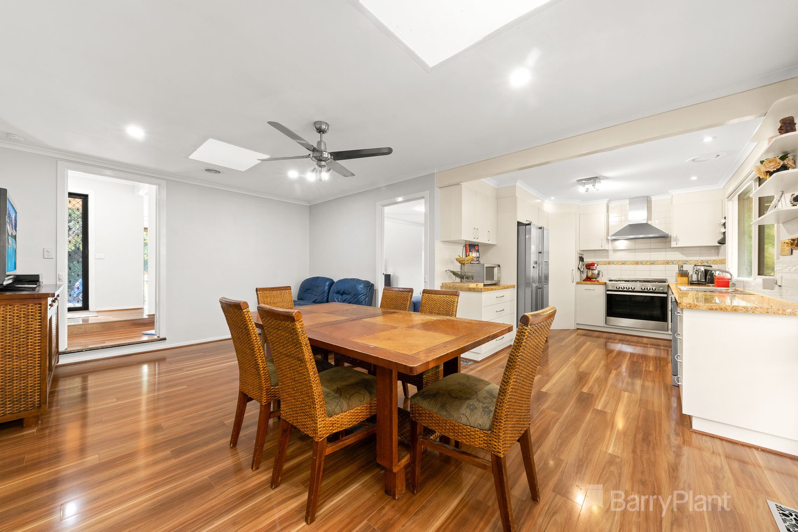21 Strathavan Drive, Berwick, VIC 3806, Berwick - Thumbnail 6