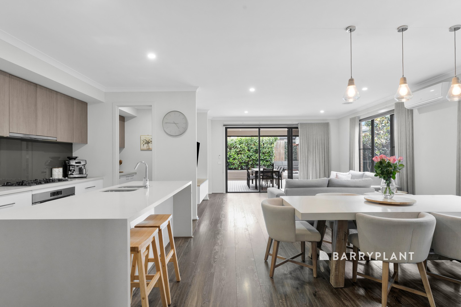 21 Strettle Crescent, Cranbourne North, VIC 3977 - Thumbnail 2 - 25/03/2026