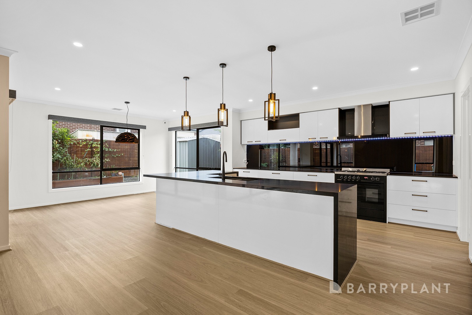 21 Tamarind Road, Cranbourne North, VIC 3977, Cranbourne North - Thumbnail 3