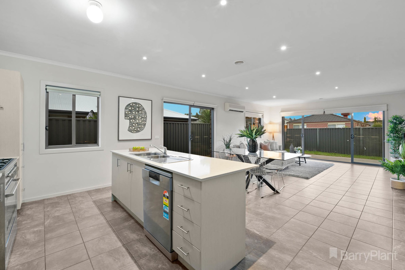 21 Tangelo Terrace, Pakenham, VIC 3810, Pakenham - Thumbnail 4