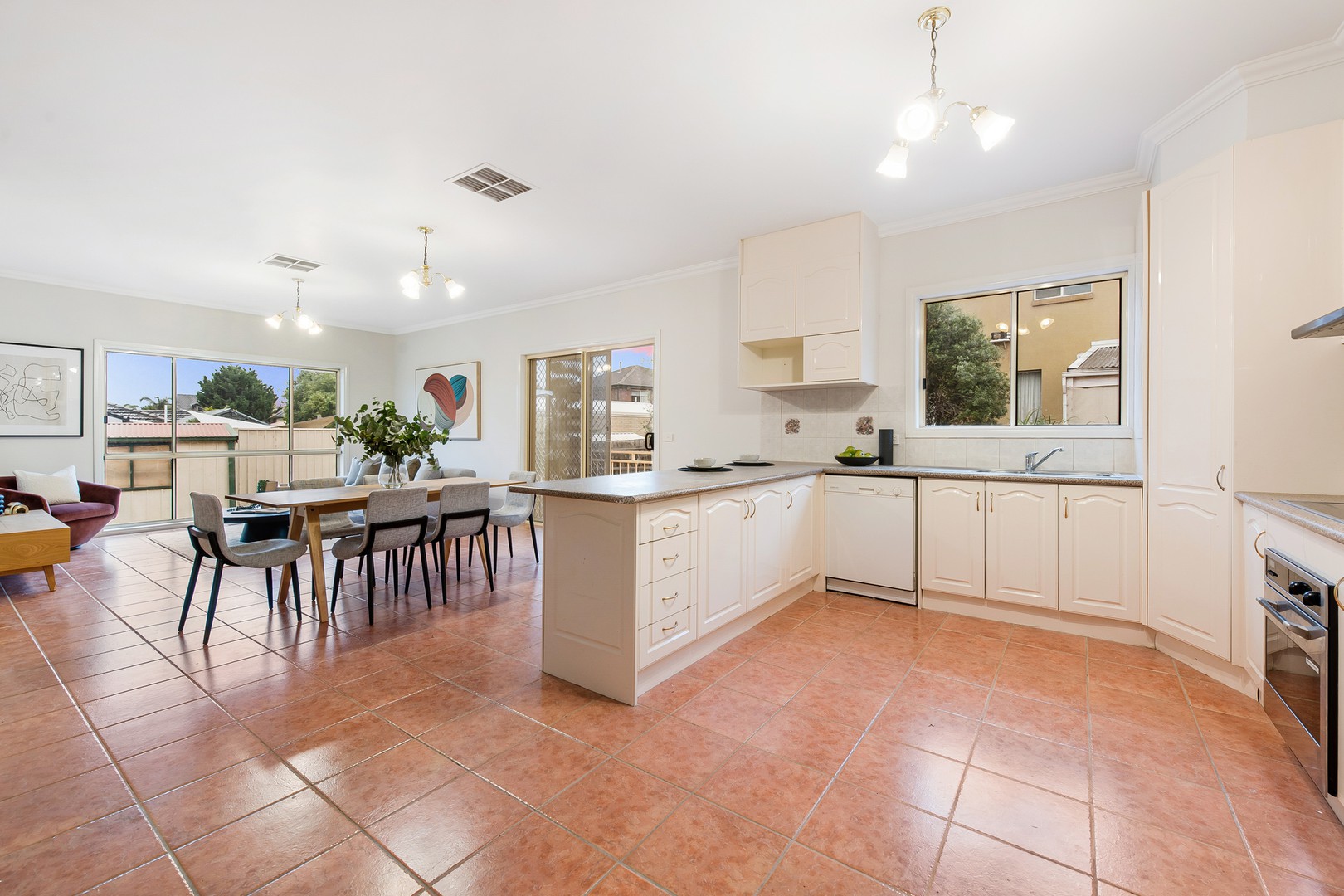 21 Tasman Crescent, Taylors Lakes, VIC 3038, Taylors Lakes - Thumbnail 4