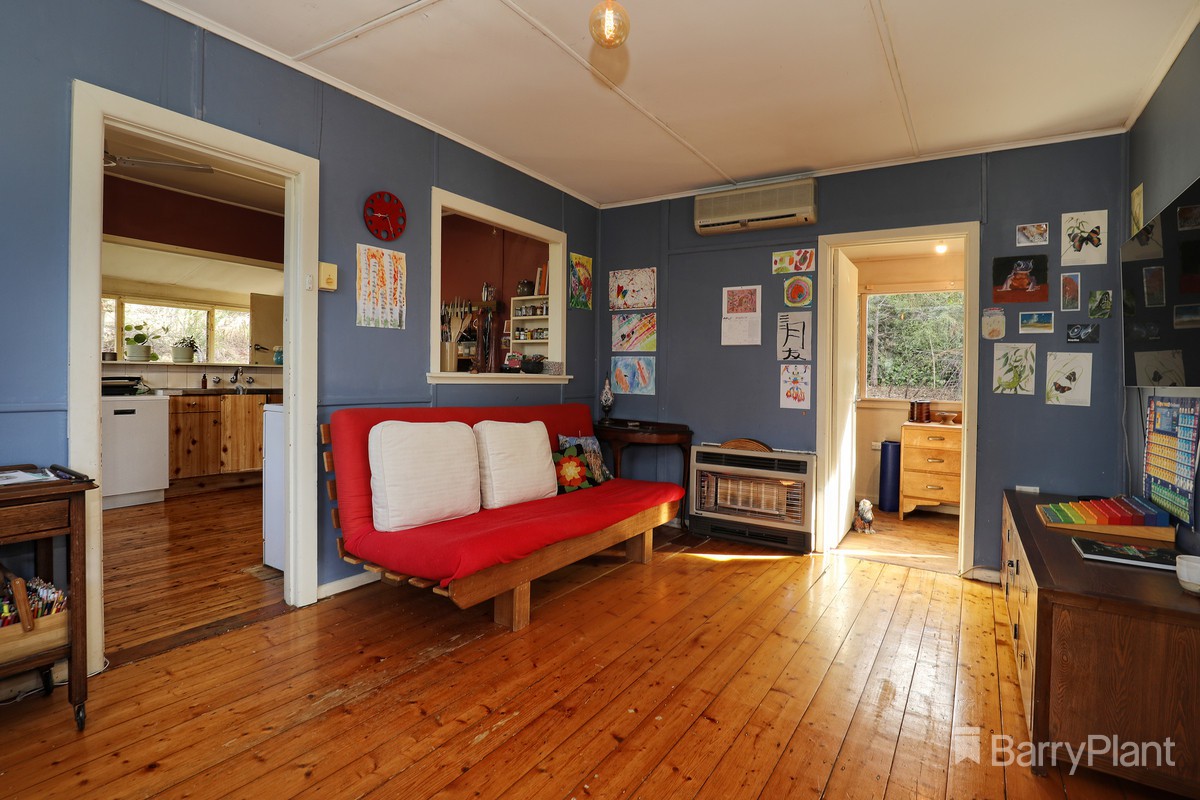 21 Vika Avenue, Monbulk, VIC 3793, Monbulk - Thumbnail 4