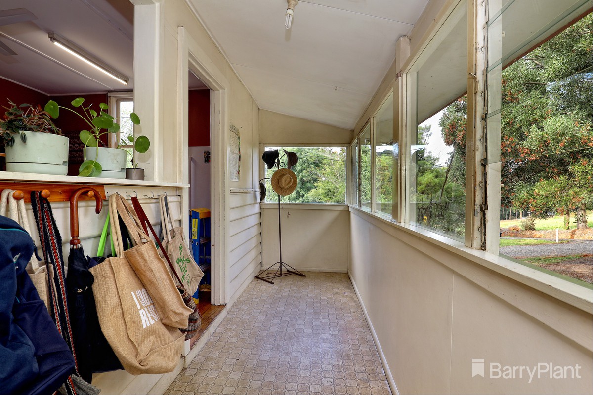 21 Vika Avenue, Monbulk, VIC 3793, Monbulk - Thumbnail 5