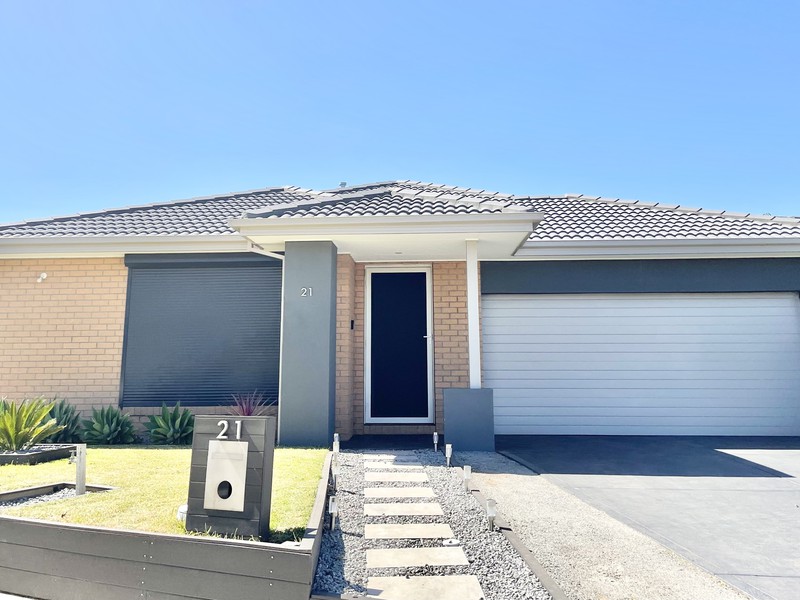 21 Walkside Boulevard, Fraser Rise, VIC 3336 - Image - 09/09/2026