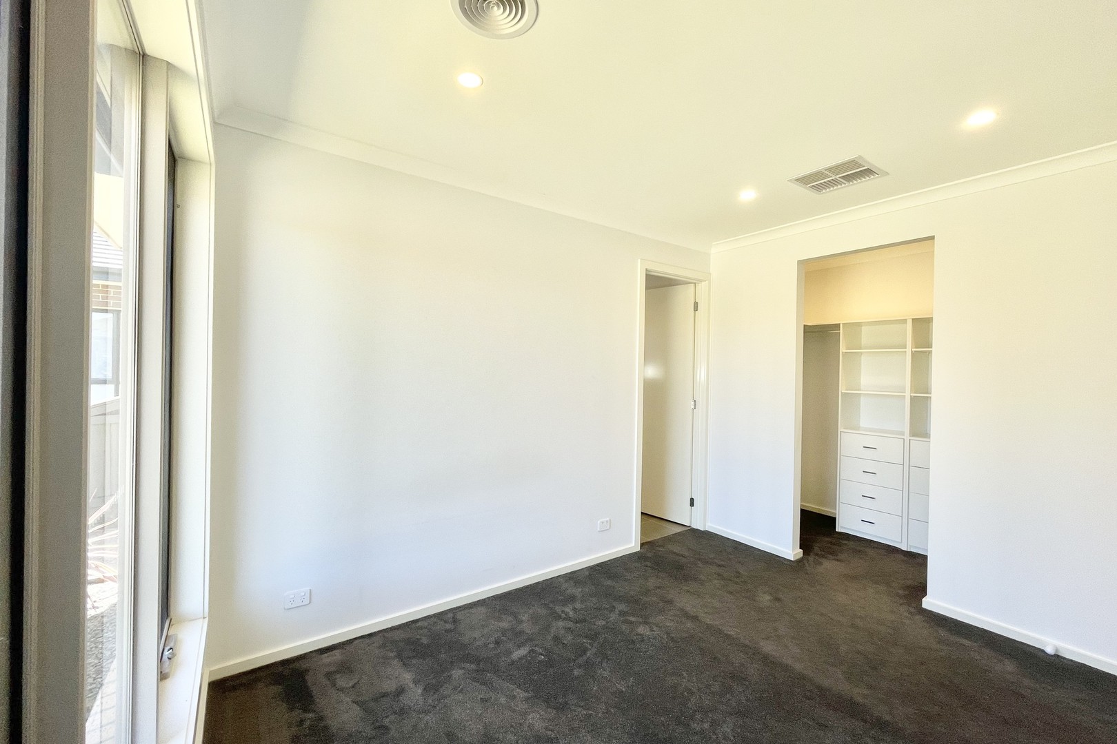 21 Walkside Boulevard, Fraser Rise, VIC 3336 - Thumbnail 2 - 09/09/2026