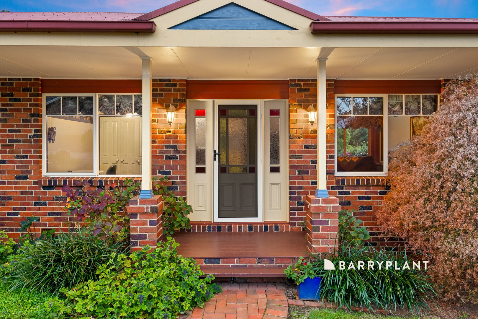 21 Wallace Crescent, Drouin, VIC 3818 - Thumbnail 2 - 27/05/2026