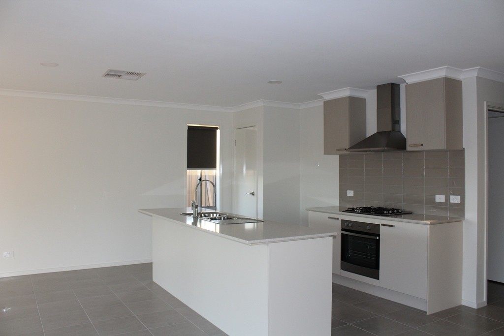21 Waverley Road, Epsom, VIC 3551, Epsom - Thumbnail 3