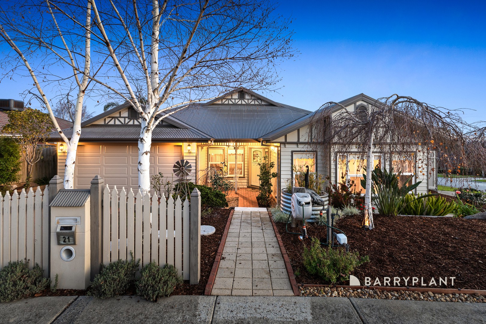 21 Wills Avenue, Pakenham, VIC 3810 - Thumbnail 2 - 17/06/2026