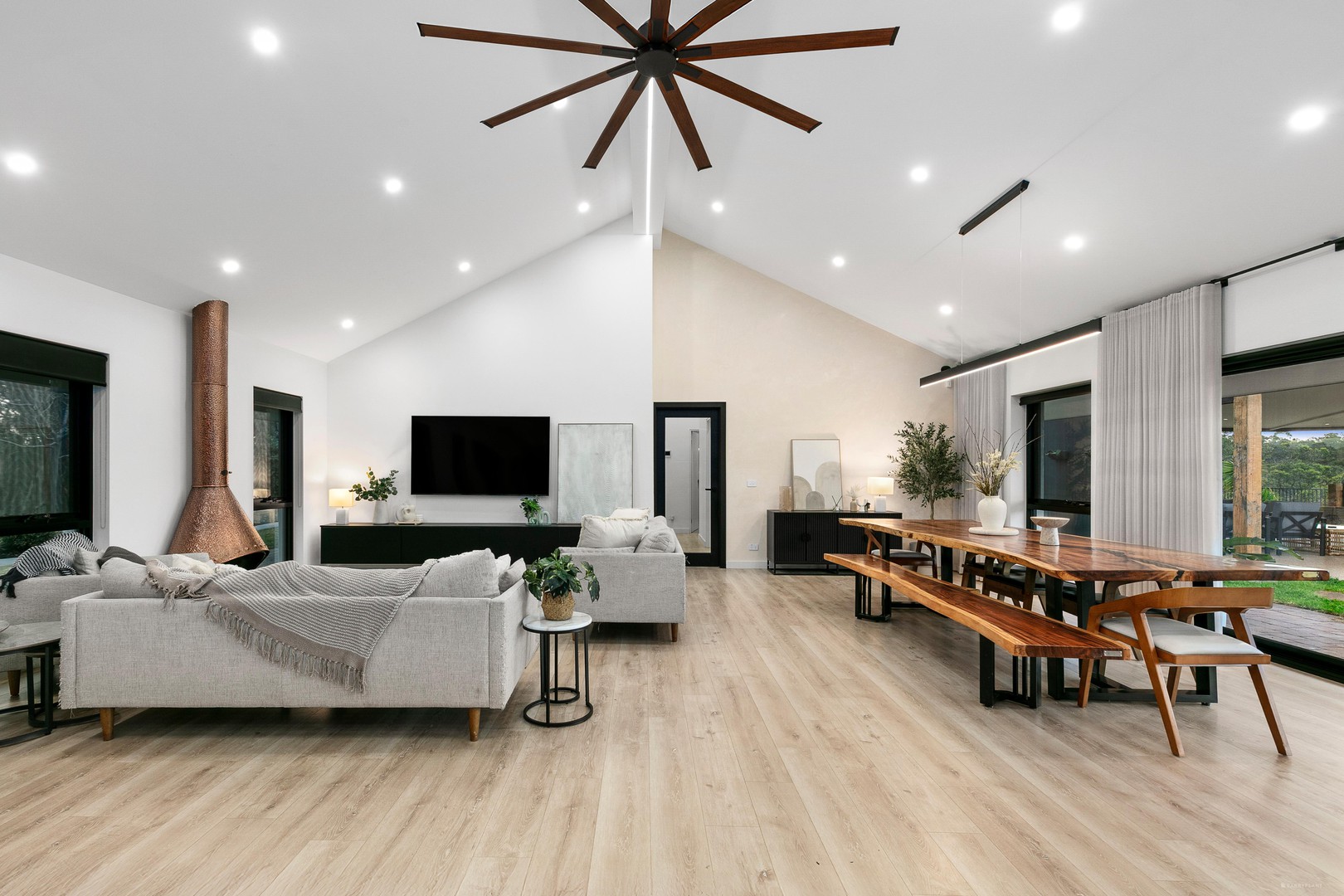 21 Wilson Road, Wattle Glen, VIC 3096 - Thumbnail 2 - 03/10/2025