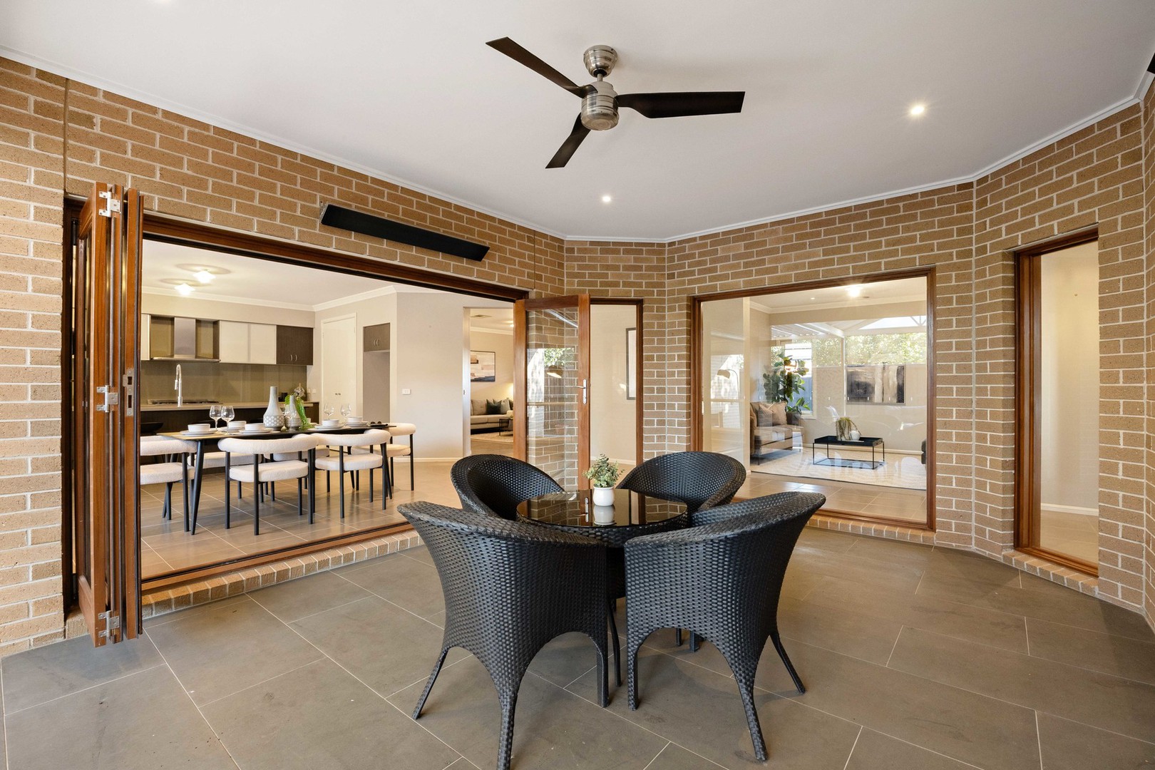 21 Woolwich Way, Taylors Hill, VIC 3037 - Thumbnail 2 - 05/05/2025