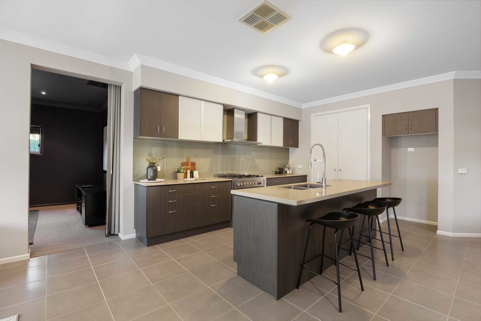 21 Woolwich Way, Taylors Hill, VIC 3037, Taylors Hill - Thumbnail 4