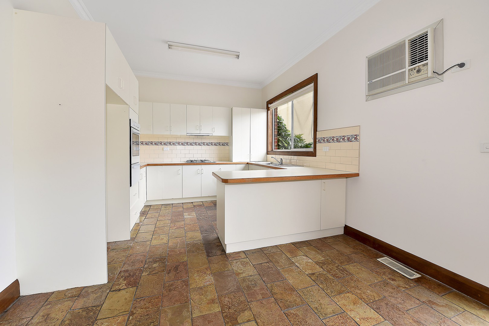 210 Napier  Street, Essendon, VIC 3040, Essendon - Thumbnail 2