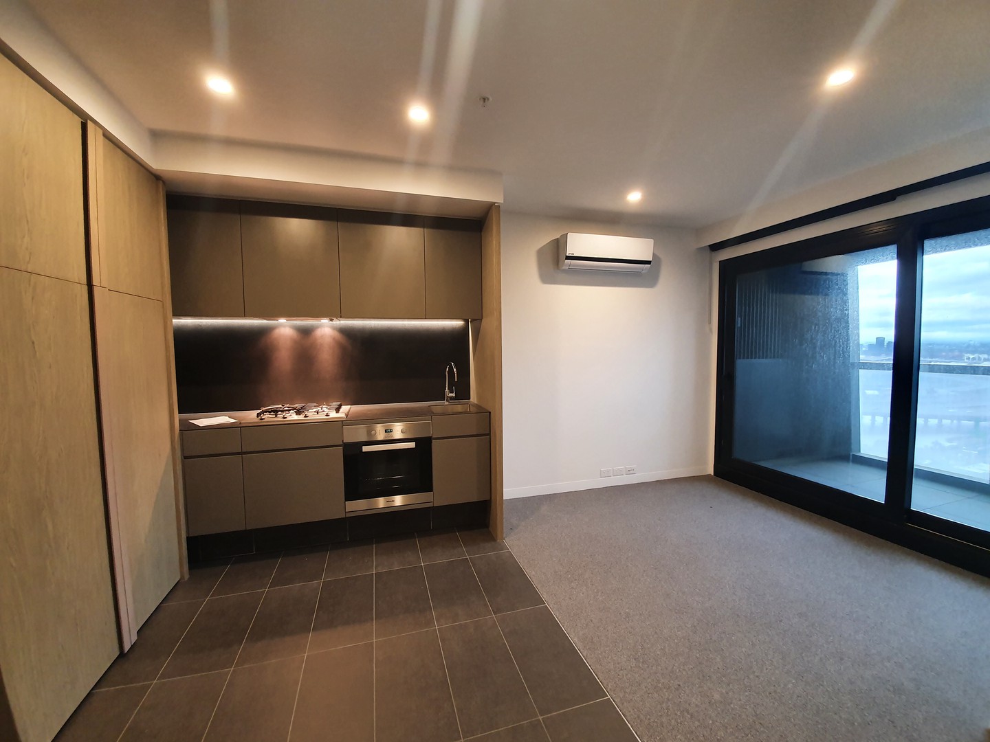 2107/8 Pearl River Road, Docklands, VIC 3008 - Thumbnail 1 - 06/04/2022