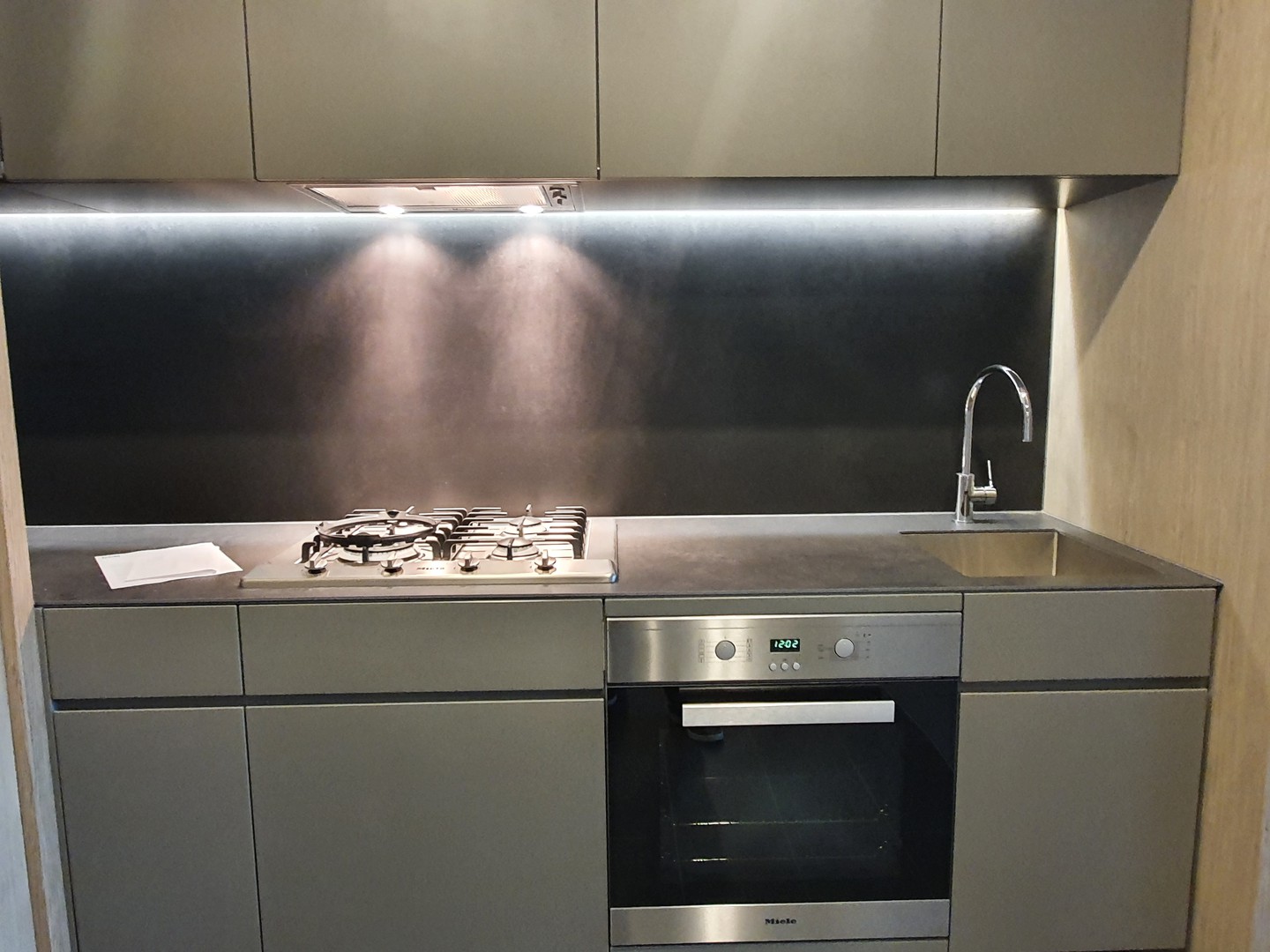 2107/8 Pearl River Road, Docklands, VIC 3008 - Thumbnail 2 - 06/04/2022