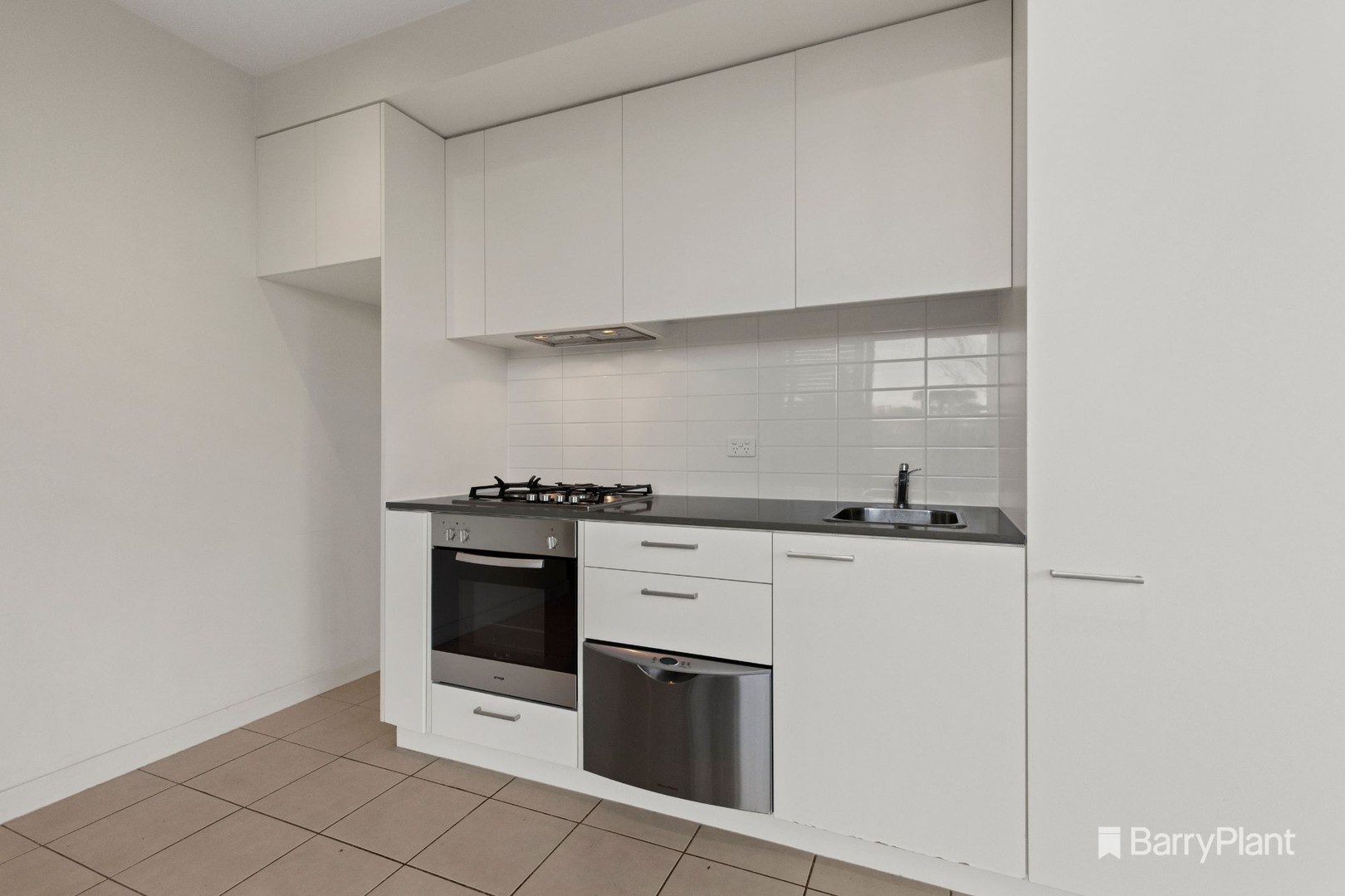 211/33 Cliveden Close, East Melbourne, VIC 3002 - Thumbnail 2 - 28/07/2023